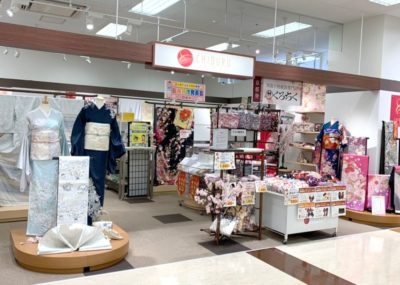 ちづる福山店の店舗外観・着物